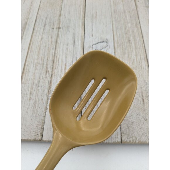 Hutzler Slotted Serving Spoon Melamine 10" Mustard No 532 - Picture 8 of 8